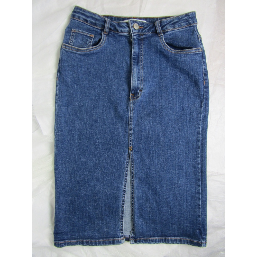 📍SOLD📍Zara | Front Split Denim Pencil Skirt - Picture 2 of 5